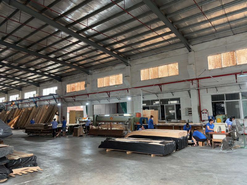 Dongguan Lingfeng Wood Industry Co., Ltd. dây chuyền sản xuất của nhà sản xuất
